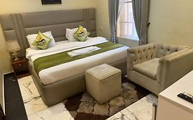 Sugarland Hotel And Suite